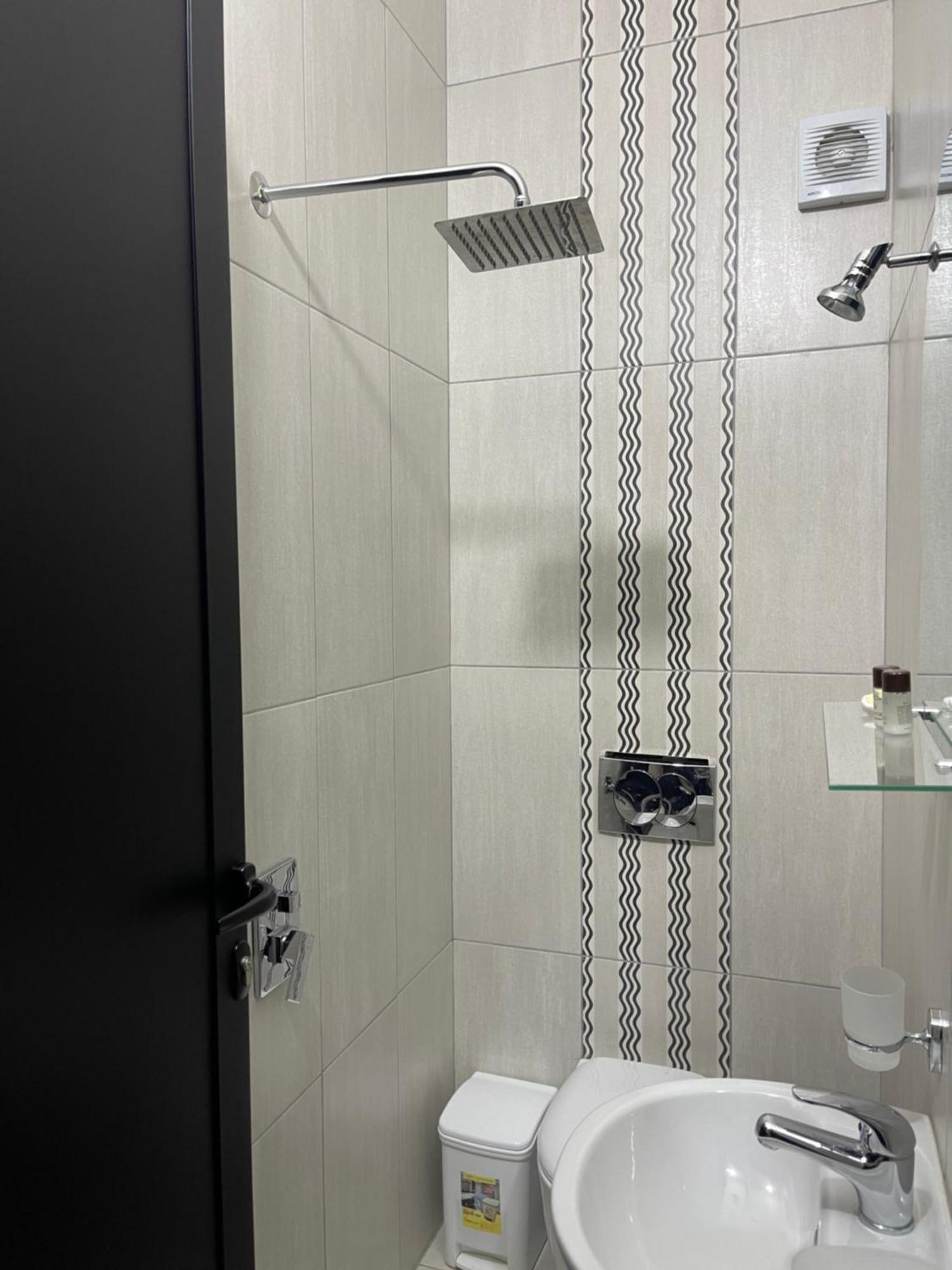 Small Hotel Ora ポグラデツ エクステリア 写真