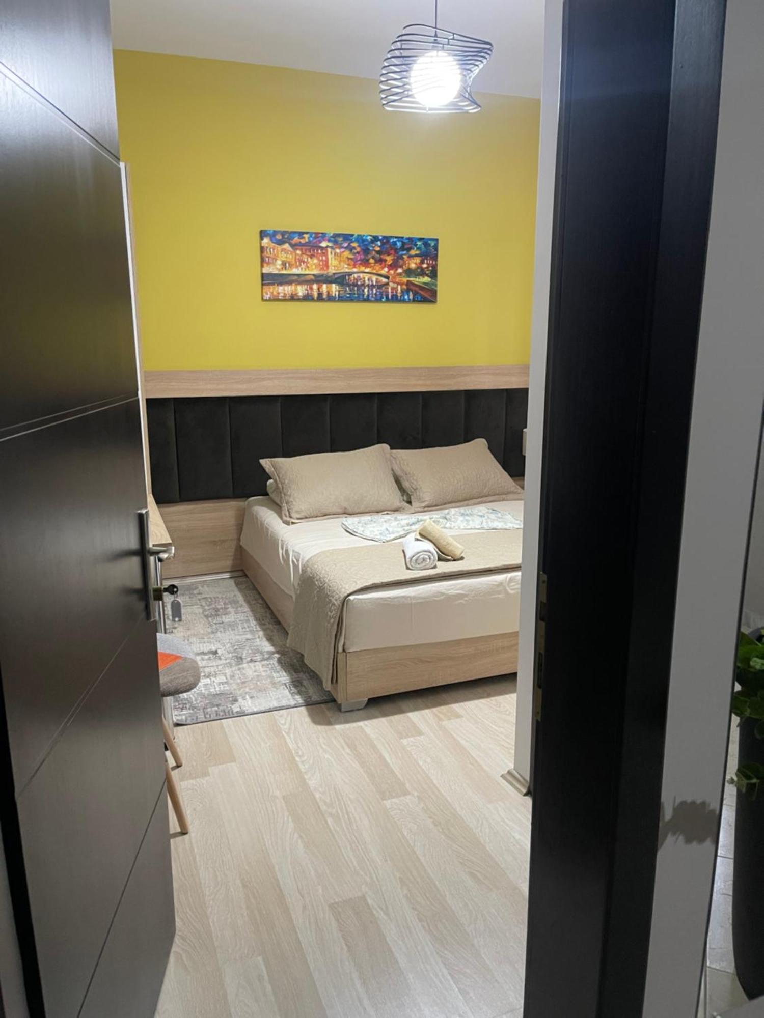 Small Hotel Ora ポグラデツ エクステリア 写真