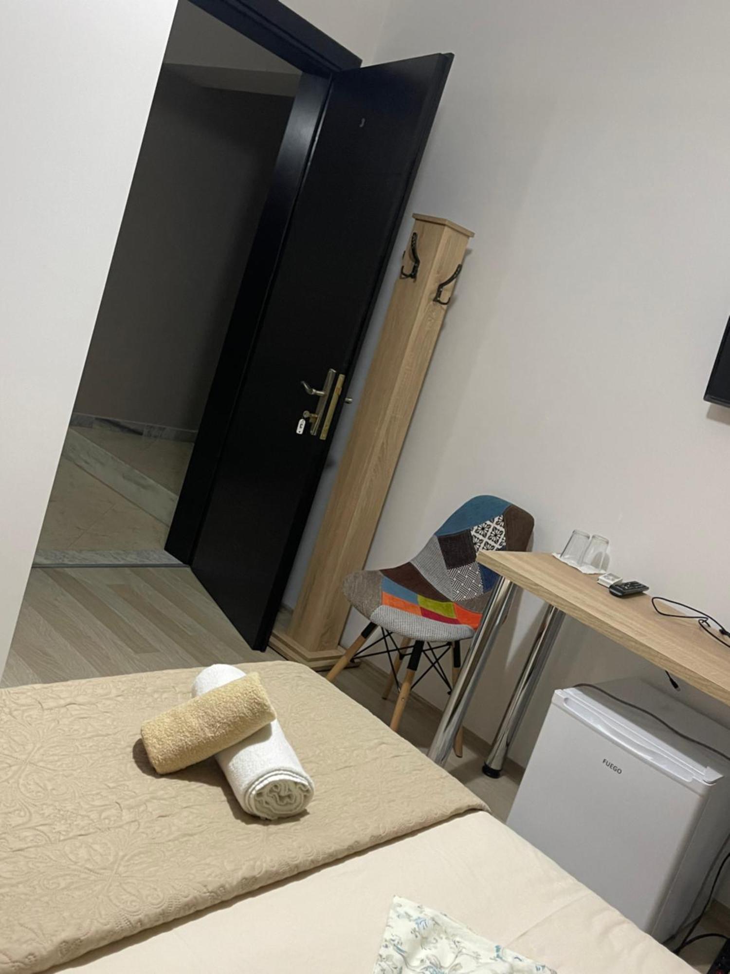 Small Hotel Ora ポグラデツ エクステリア 写真